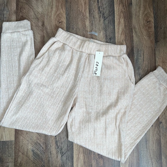 Joggers - Picture 1 of 4